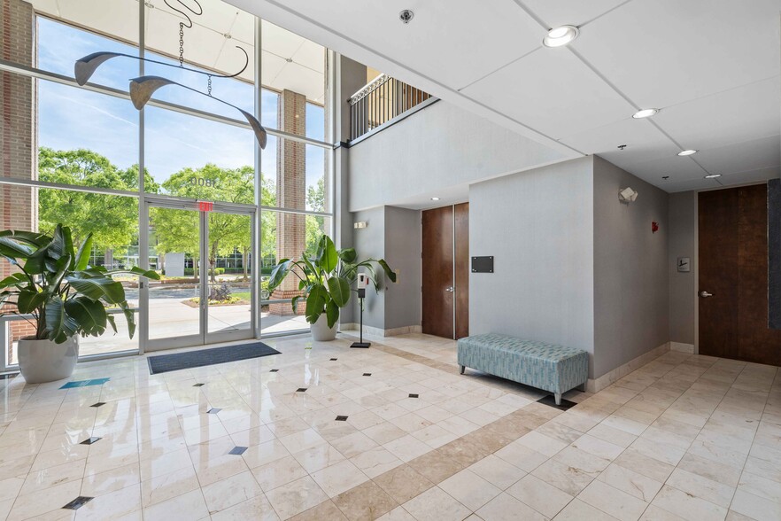 1800 Perimeter Park Dr, Morrisville, NC for lease - Lobby - Image 2 of 4