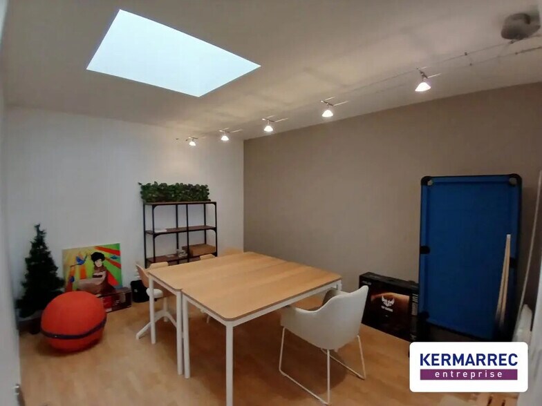 Office in Nantes for lease - Building Photo - Image 3 of 5