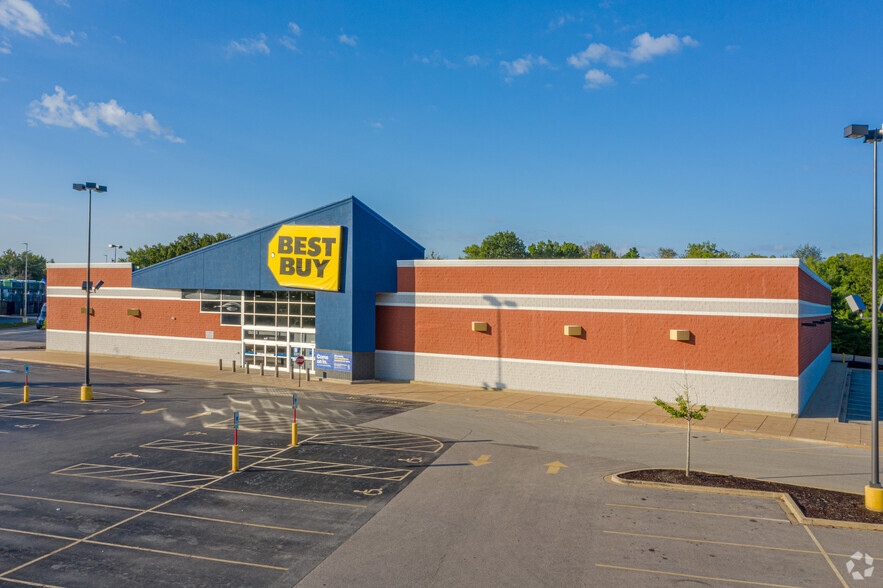 5001 N Big Hollow Rd, Peoria, IL for lease - Building Photo - Image 2 of 10