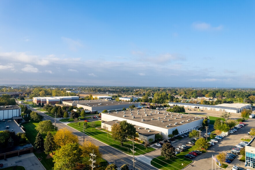 42455 Merrill Rd, Sterling Heights, MI for sale - Aerial - Image 3 of 11