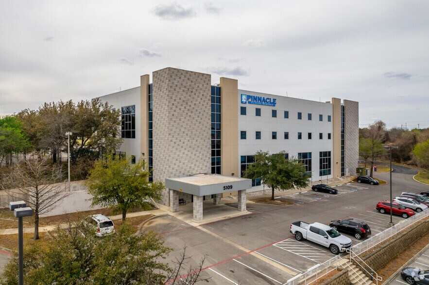 5109 Medical Dr, San Antonio, TX for lease - Primary Photo - Image 1 of 7