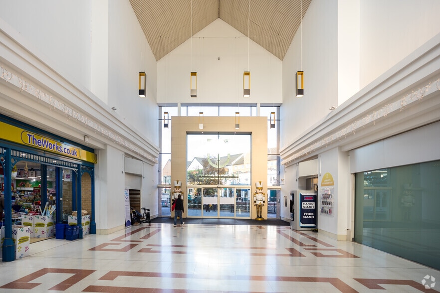 The Meadows, Chelmsford for sale - Interior Photo - Image 1 of 1