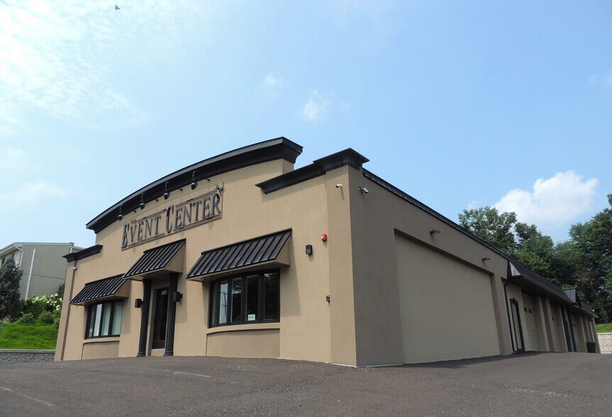 2540 W Maple Ave, Feasterville, PA 19053