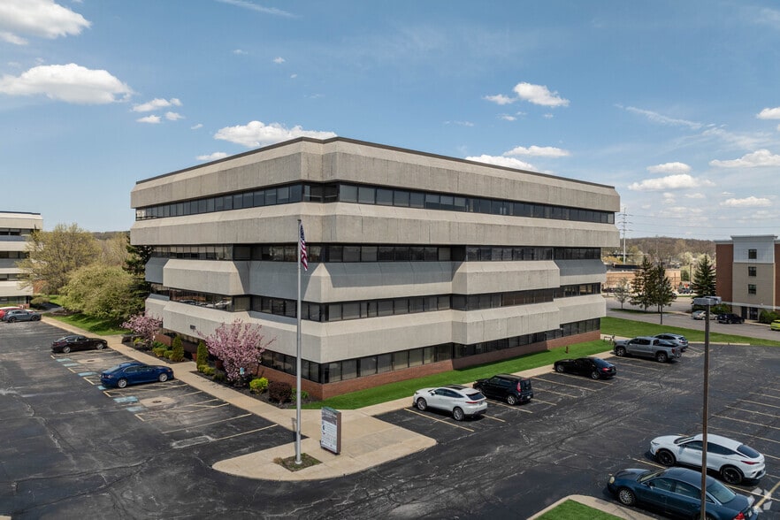 6001 Cochran Rd, Solon, OH for lease - Building Photo - Image 1 of 10