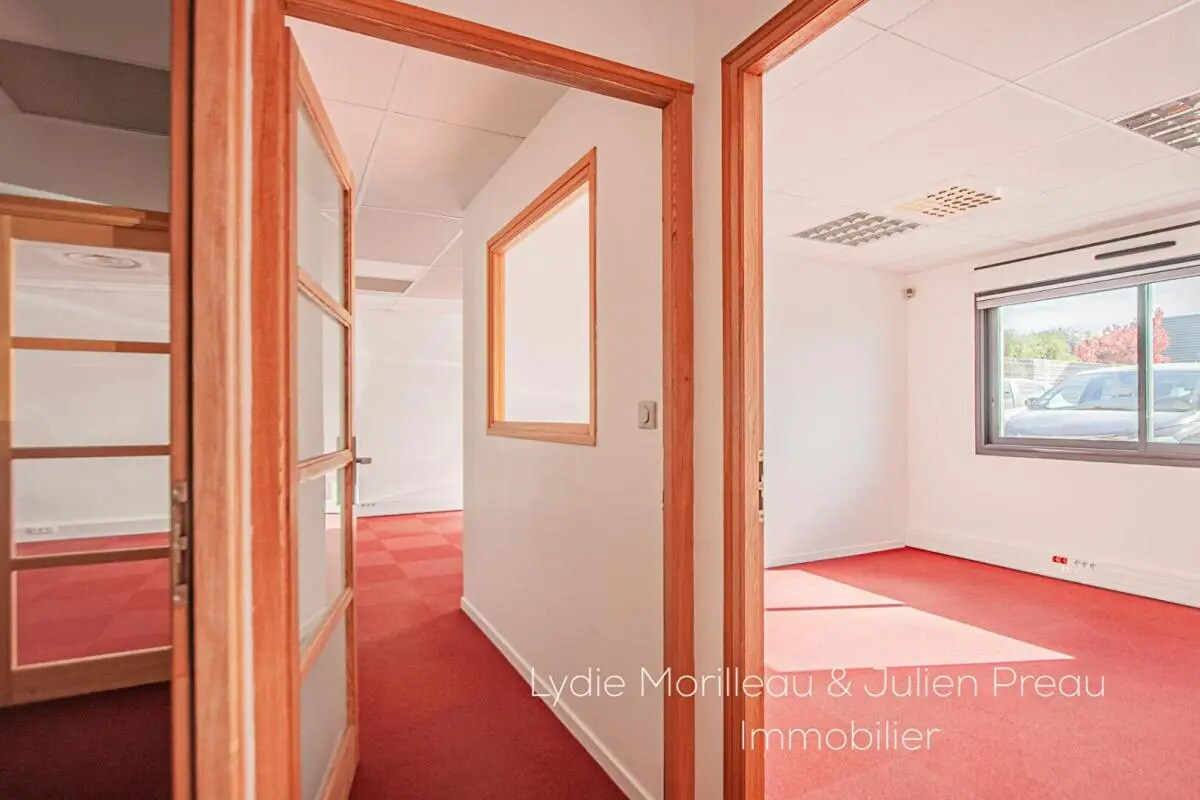 Office in Basse-Goulaine for lease Interior Photo- Image 1 of 7