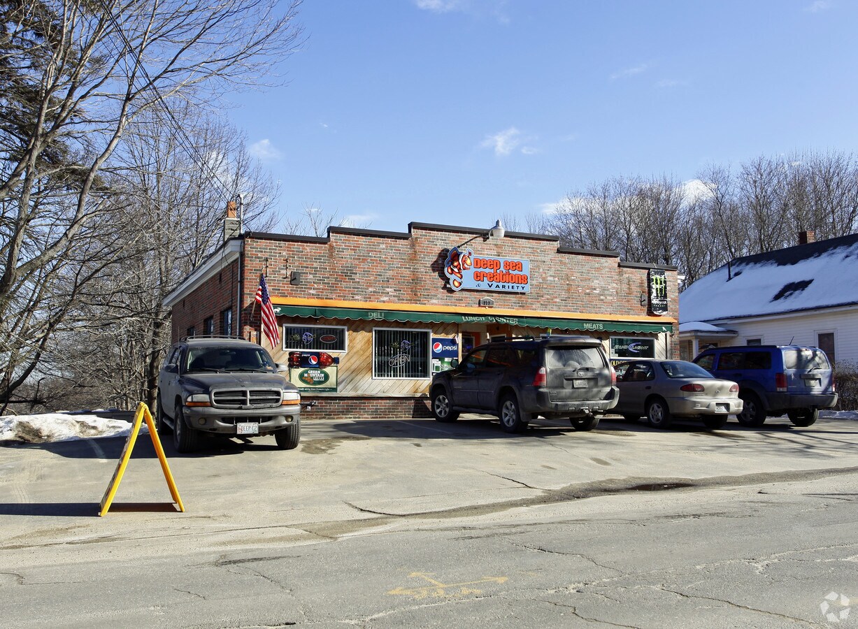 272 S Main St, Auburn, ME 04210