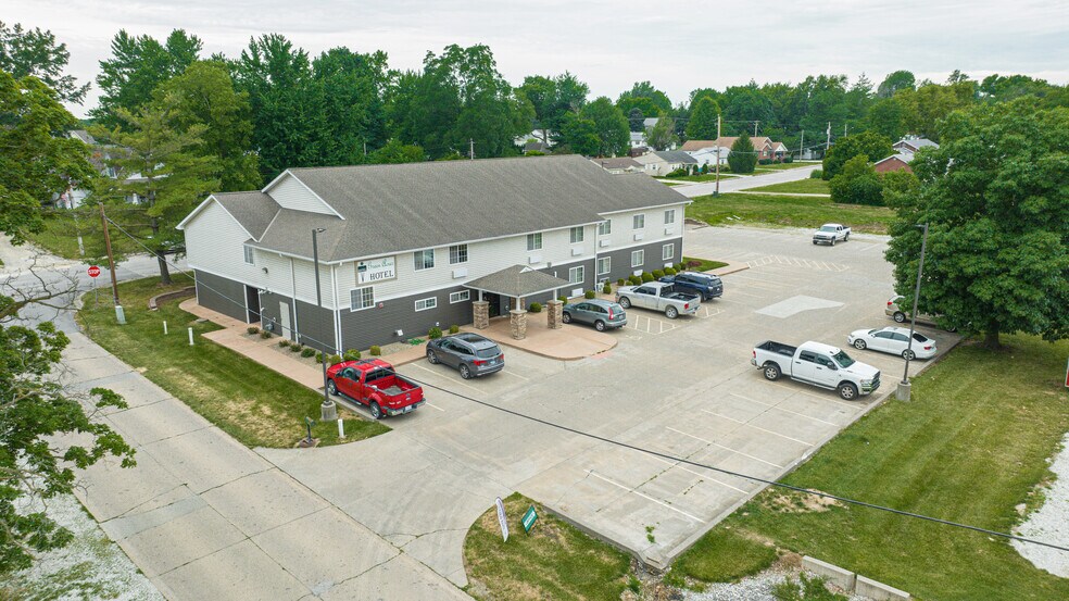 625 W Washington St, Pittsfield, IL for sale - Building Photo - Image 1 of 1