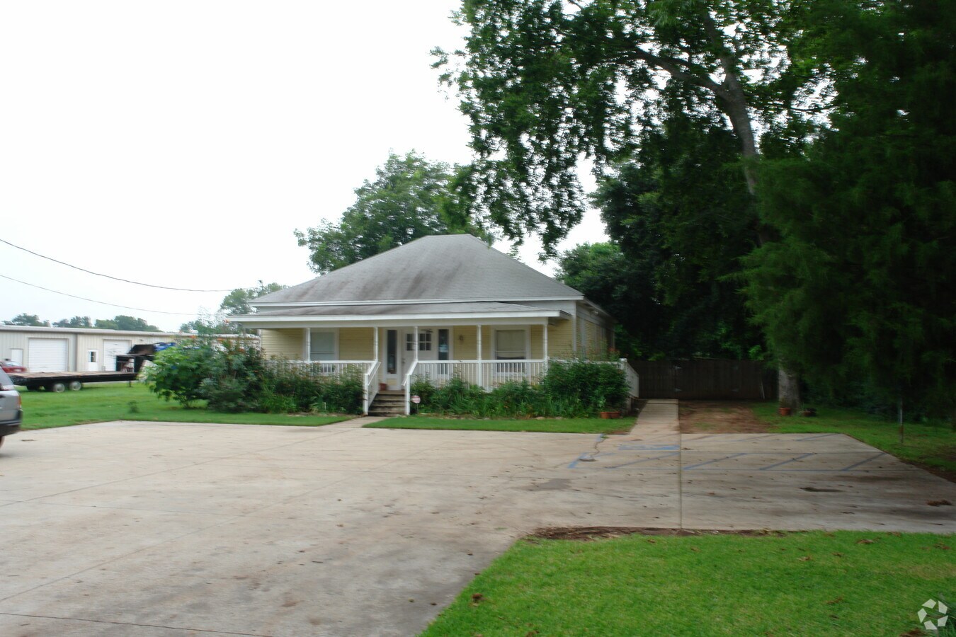 1636 Benton Rd, Bossier City, LA 71111