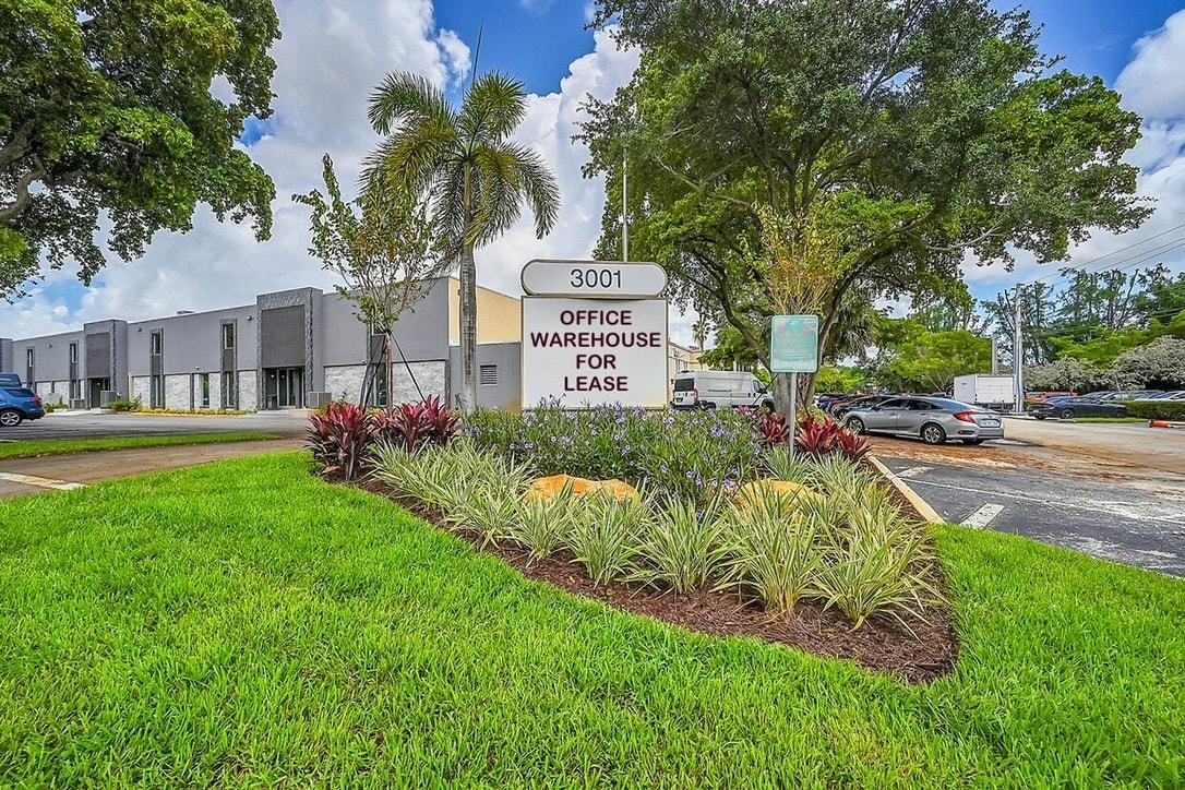 3001 SW 10th St, Pompano Beach, FL for lease Building Photo- Image 1 of 35