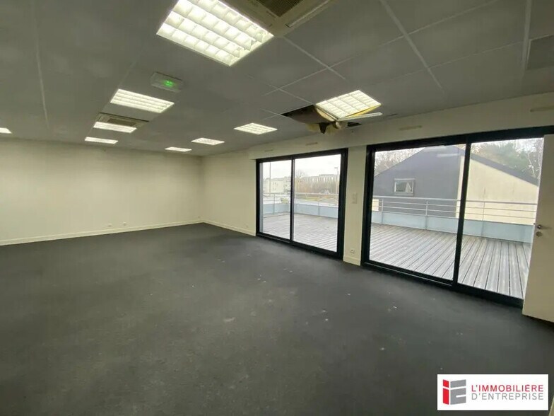 Office in Saint-Grégoire for sale - Interior Photo - Image 2 of 7