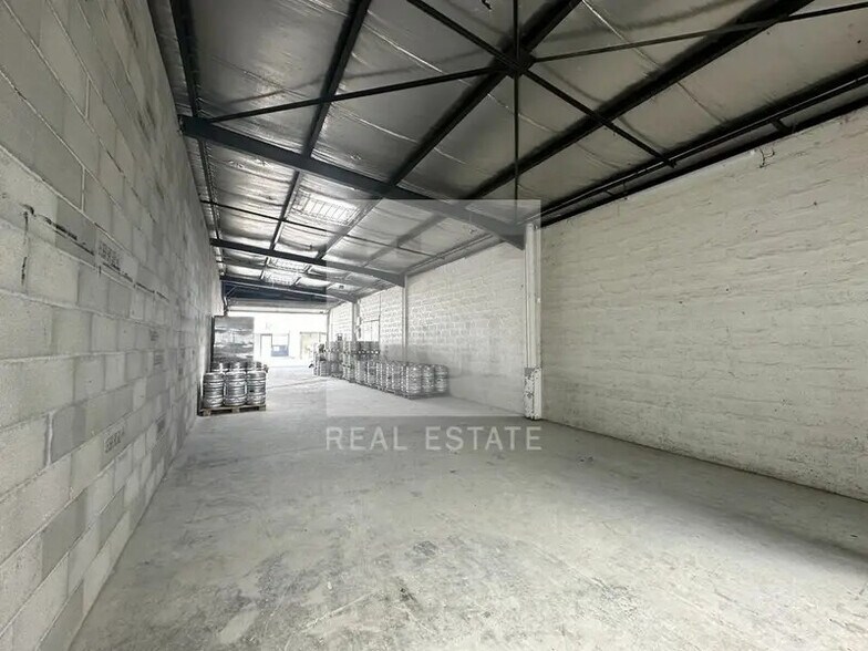 Flex in Poisat for lease - Building Photo - Image 3 of 4