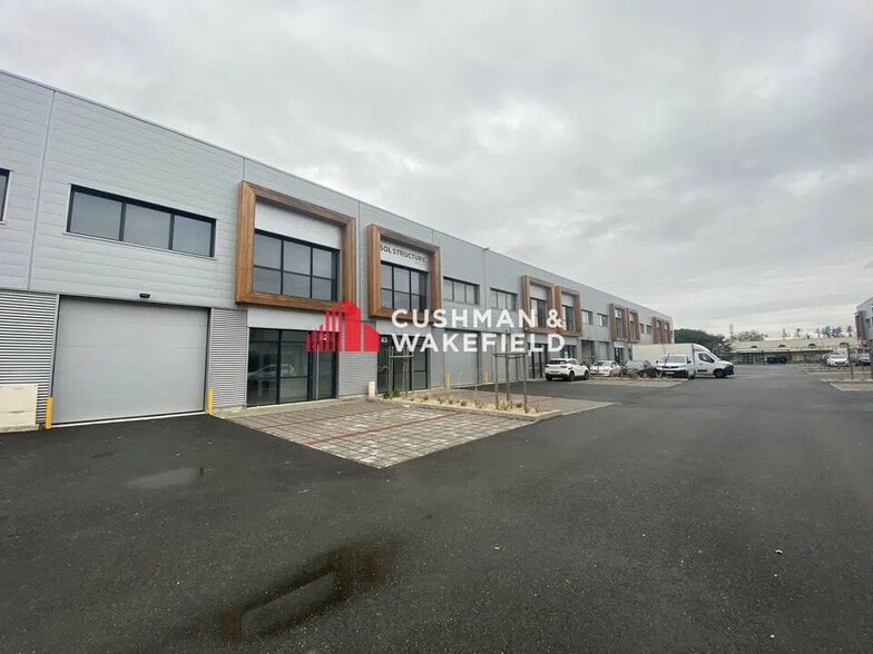 Flex in Toulouse for lease - Building Photo - Image 2 of 6