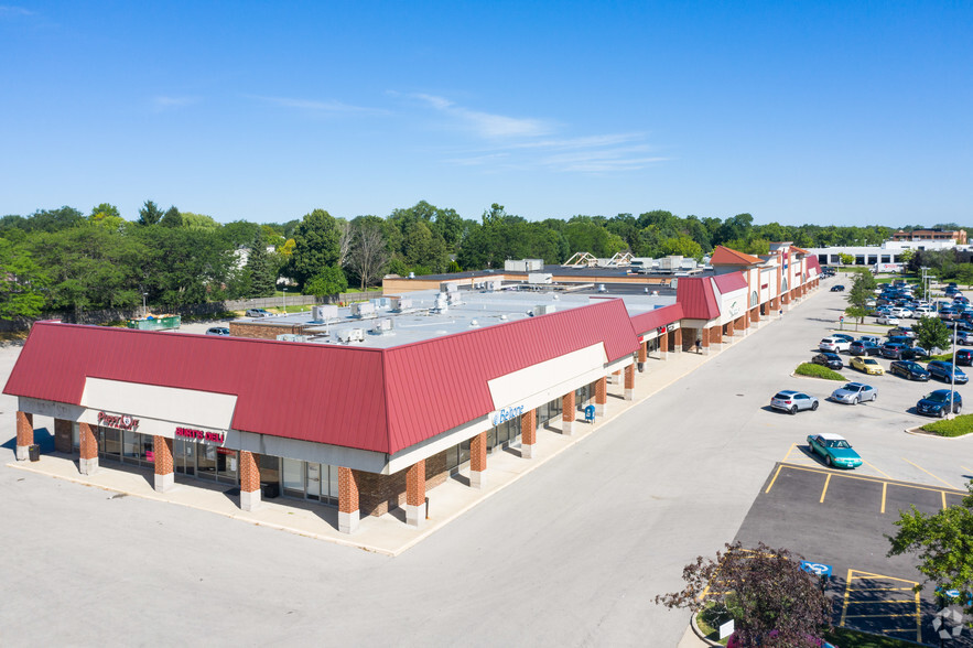 1125-1199 S Milwaukee Ave, Libertyville, IL for lease - Building Photo - Image 3 of 19