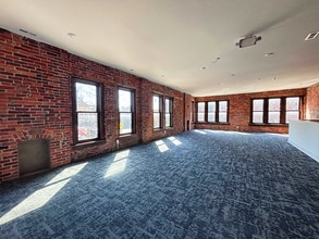 608 N High St, Columbus, OH for lease Building Photo- Image 2 of 4