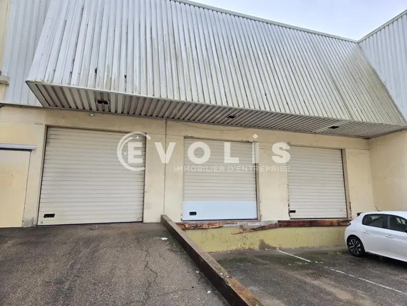 7 Rue Des Marronniers, L'HAY-LES-ROSES for lease Building Photo- Image 1 of 11