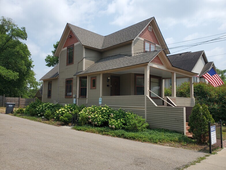 1321 S Westnedge Ave, Kalamazoo, MI 49008