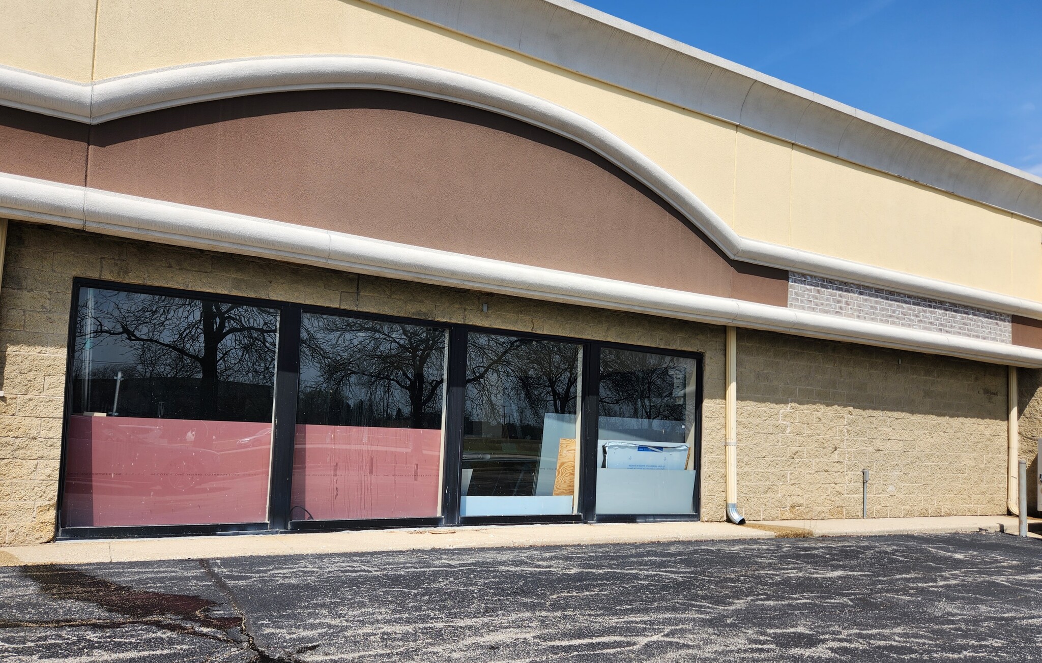 301-373 W Golf Rd, Schaumburg, IL for lease Building Photo- Image 1 of 2