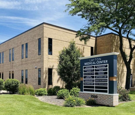 2500 W Layton Ave, Milwaukee, WI for lease - Primary Photo - Image 1 of 8