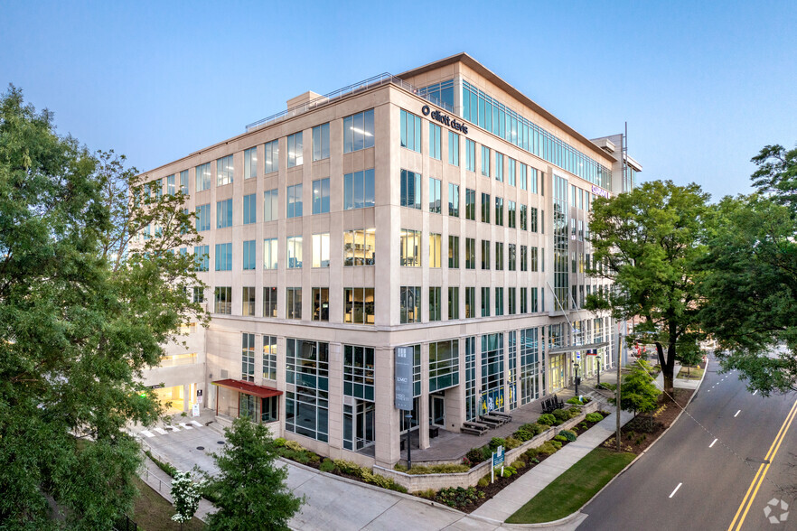 500 E Morehead St, Charlotte, NC for lease - Building Photo - Image 2 of 17