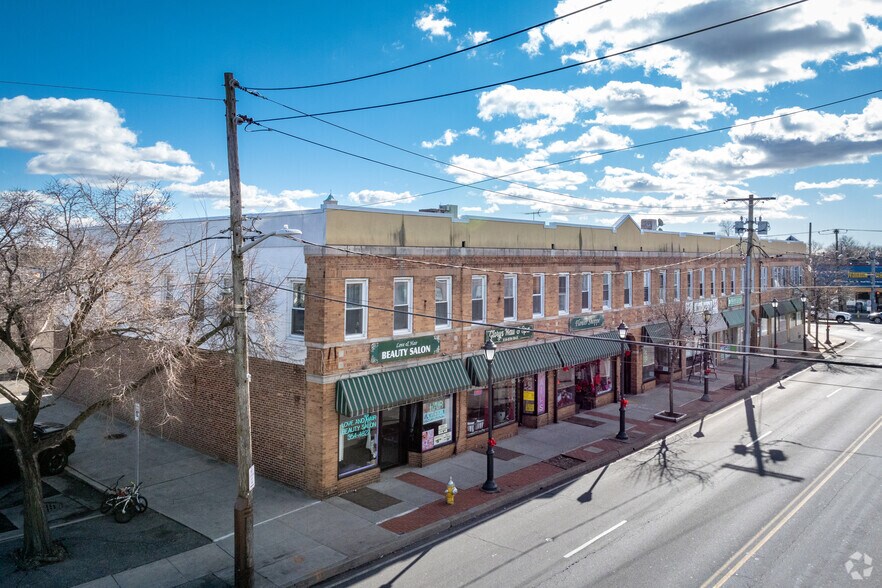 4 New Hyde Park Rd, Franklin Square, NY for sale - Building Photo - Image 3 of 8