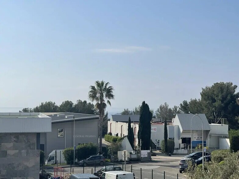 Office in La Ciotat for lease - Building Photo - Image 1 of 9