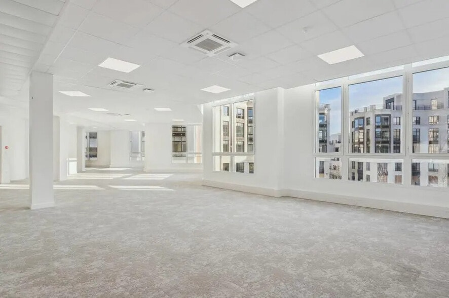 Office in Chessy for sale - Interior Photo - Image 2 of 3