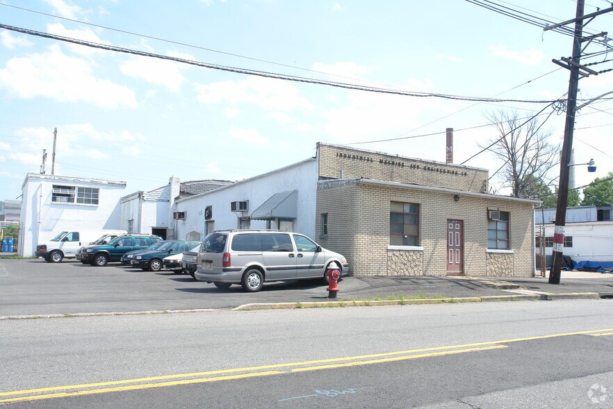 1717 W Elizabeth Ave, Linden, NJ for sale - Primary Photo - Image 1 of 4
