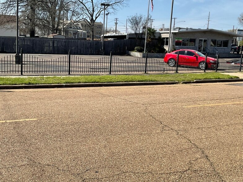 208 E Grand Ave, Marshall, TX for sale - Building Photo - Image 3 of 4