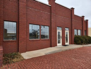 401 SW C Ave, Lawton, OK for lease Building Photo- Image 2 of 19