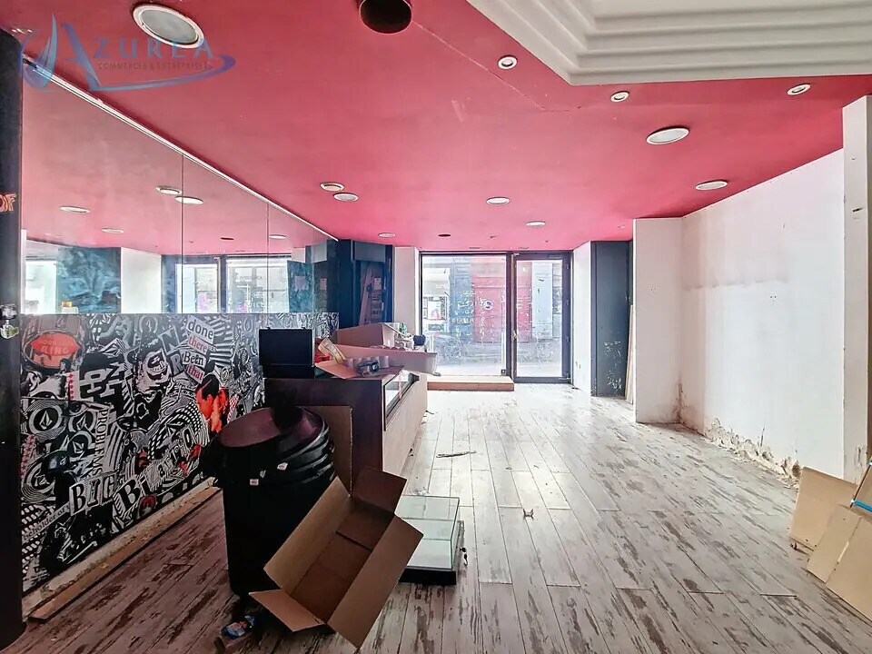 Retail in Cannes for lease Interior Photo- Image 1 of 7