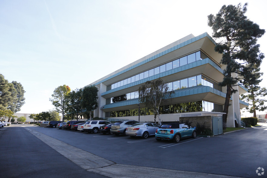 451 W Gonzales Rd, Oxnard, CA for lease - Building Photo - Image 3 of 3