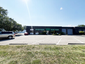 2480-2490 S Wolf Rd, Des Plaines, IL for lease Building Photo- Image 1 of 10