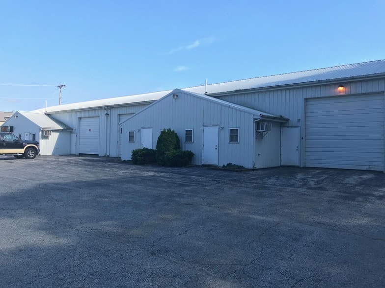 5605 Old Porter Rd, Portage, IN 46368