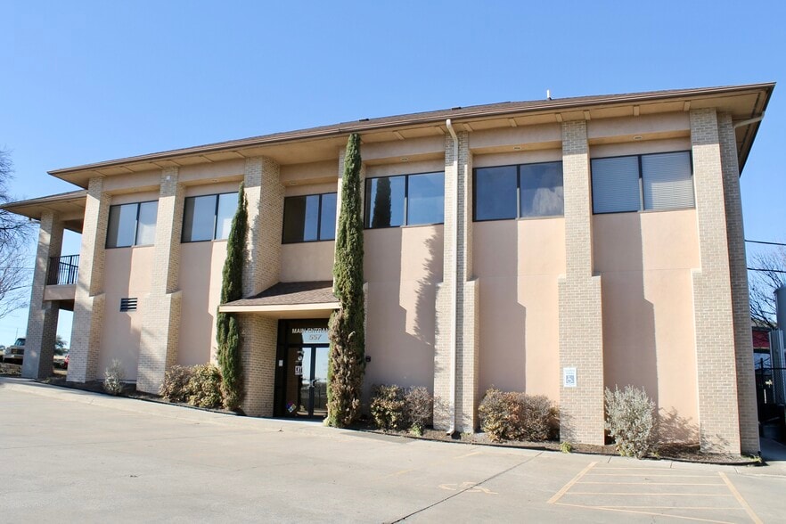 557 S IH-35, Georgetown, TX for sale - Building Photo - Image 1 of 1