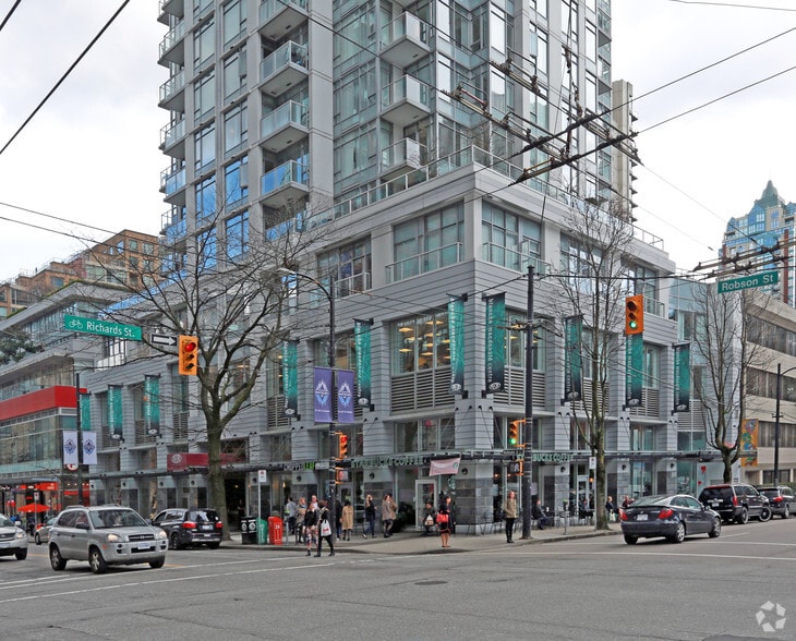 498 Robson St, Vancouver, BC V6B 2B5