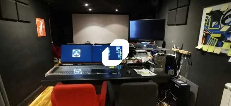 Retail in Paris for lease Building Photo- Image 1 of 9