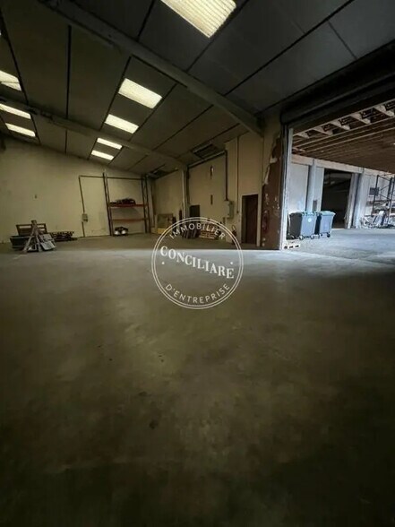 Industrial in Plaisance-du-Touch for sale - Interior Photo - Image 2 of 5