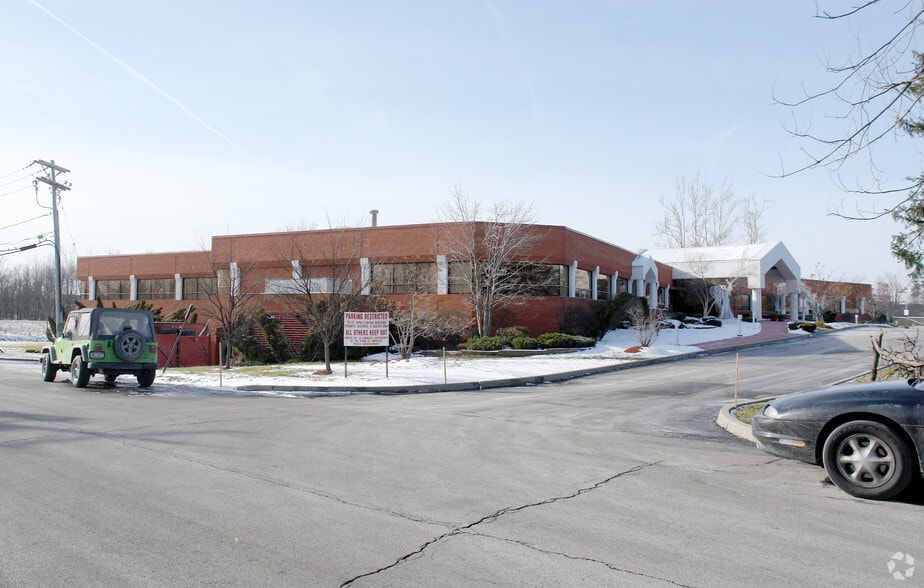 2350 N Forest Rd, Getzville, NY for lease - Building Photo - Image 3 of 13