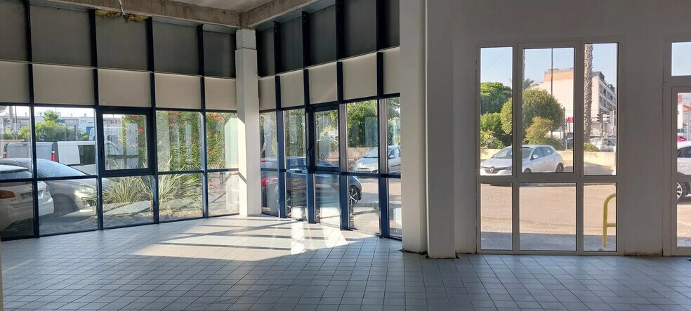 Office in La Seyne-sur-Mer for lease - Interior Photo - Image 3 of 8