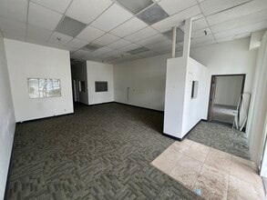 520-540 W Palmdale Blvd, Palmdale, CA for lease Interior Photo- Image 2 of 8