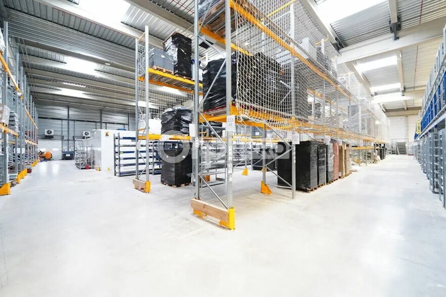 Office in Mions for lease - Interior Photo - Image 1 of 11