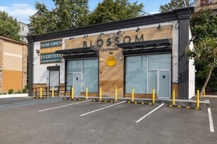 2,780 SF Freestanding Retail Property - Loft