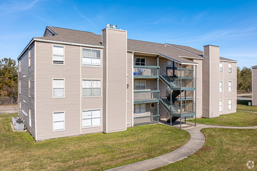 5131 Bundy Rd, New Orleans, LA for sale - Primary Photo - Image 1 of 17