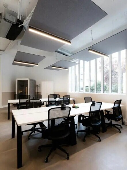 Office in Paris for lease - Building Photo - Image 2 of 6