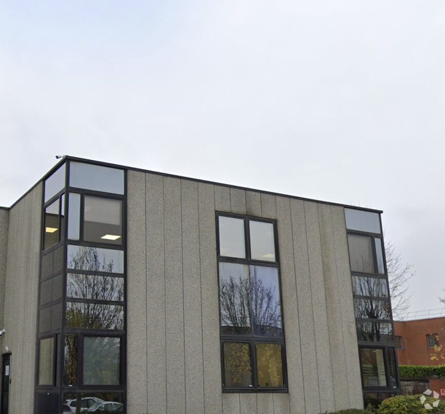 Flex in Roissy-en-France for sale Primary Photo- Image 1 of 2