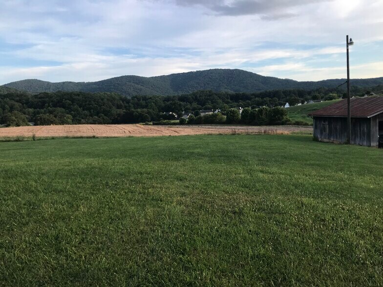 384 Hoopers Creek Rd, Fletcher, NC 28732 Hoopers Creek