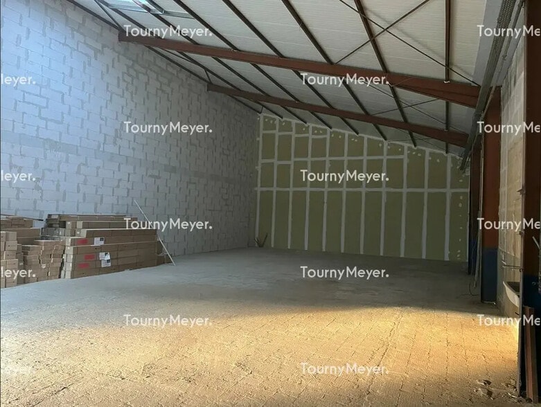 Industrial in Saint-Paul-lès-Dax for lease - Interior Photo - Image 1 of 3