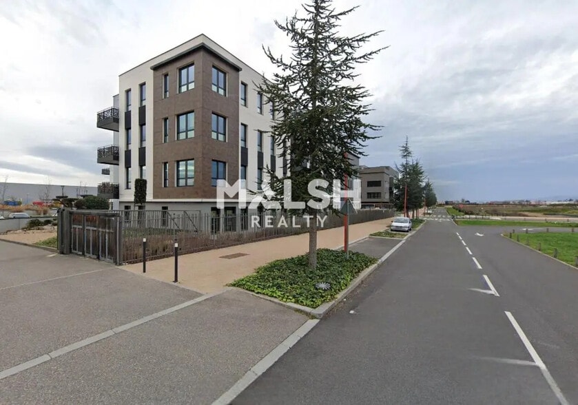 Office in Genas for lease - Building Photo - Image 1 of 1