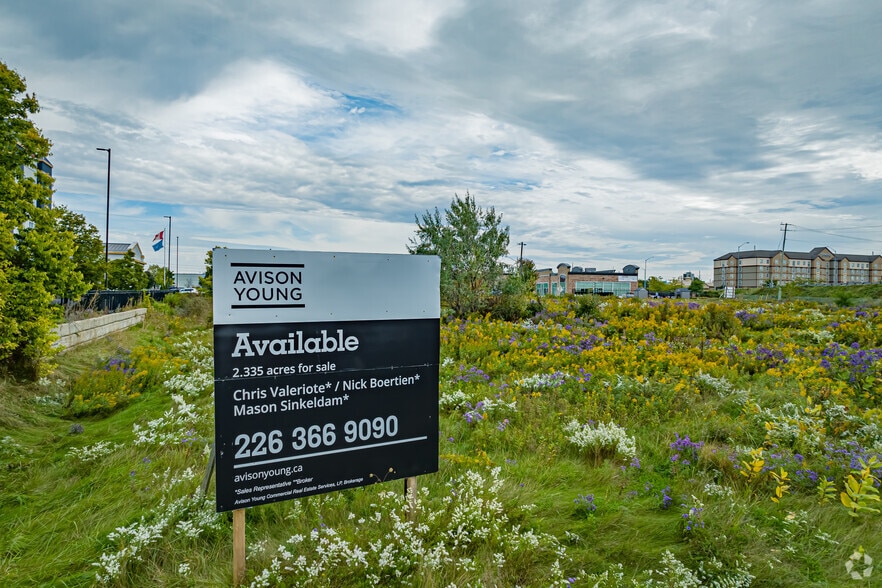 40-50 Cowan Pl, Guelph, ON for lease - Primary Photo - Image 1 of 5