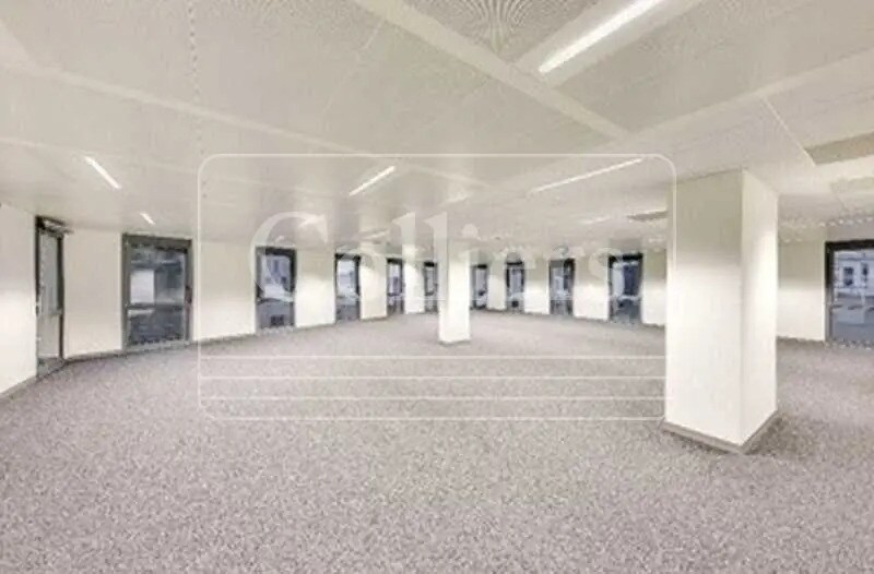 Office in Lyon for lease - Building Photo - Image 3 of 15